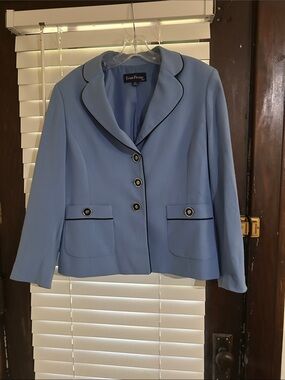 Evan Picone Light Blue Blazer with Navy Trim